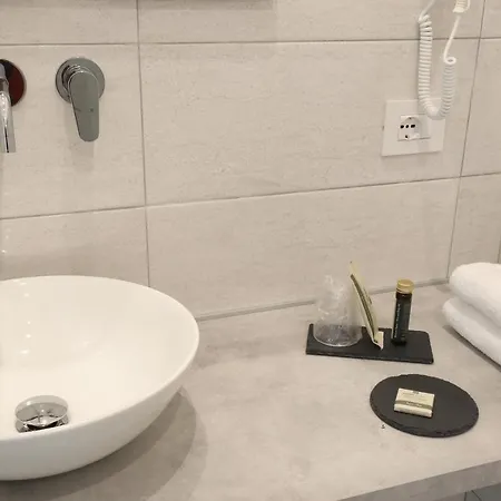 Cadorna Luxury Hotel 2*